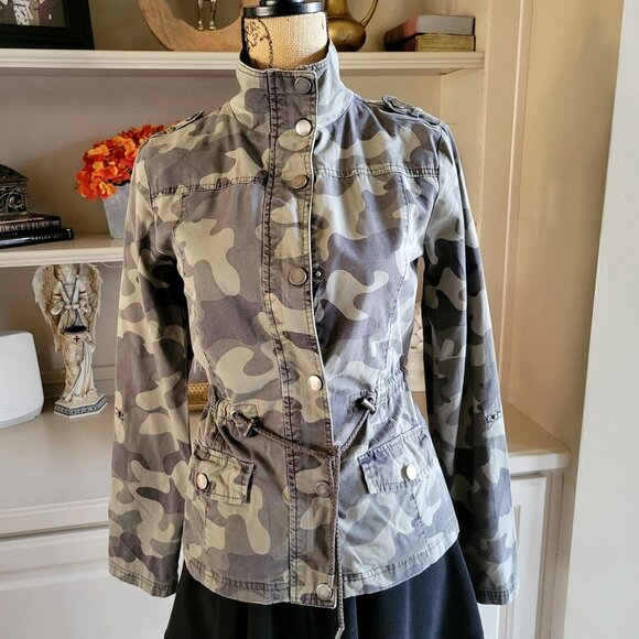 Ashley By 26 International camouflage Jacket with Embroidered Back Flowers-S - Picture 2 of 9